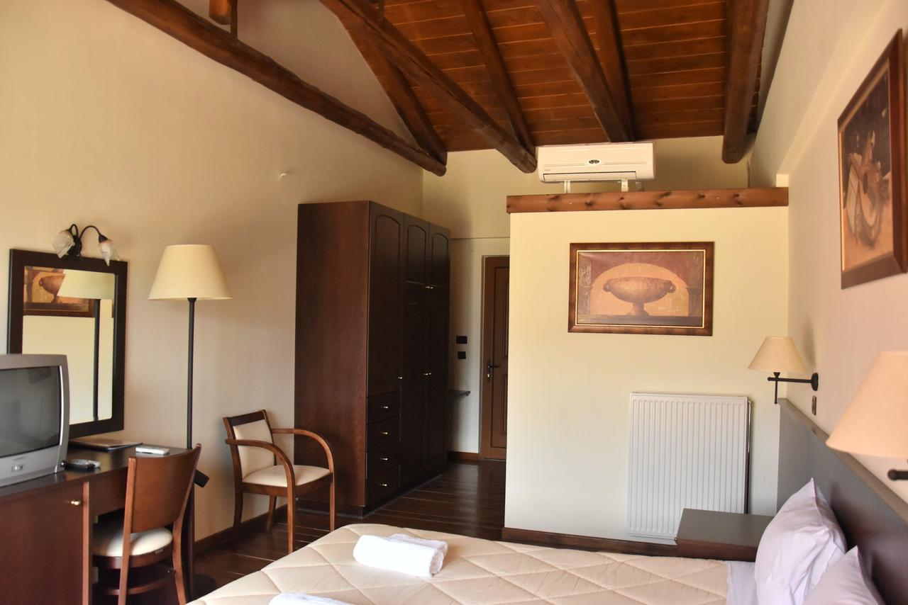 Olvios Hotel Goura Esterno foto