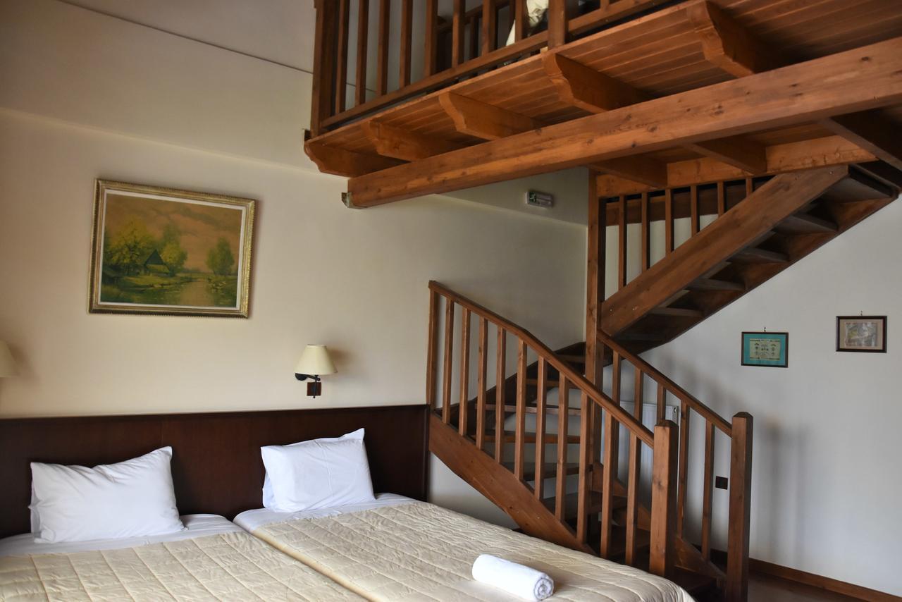 Olvios Hotel Goura Esterno foto
