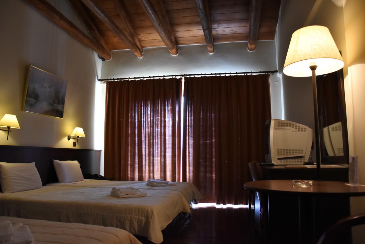 Olvios Hotel Goura Esterno foto